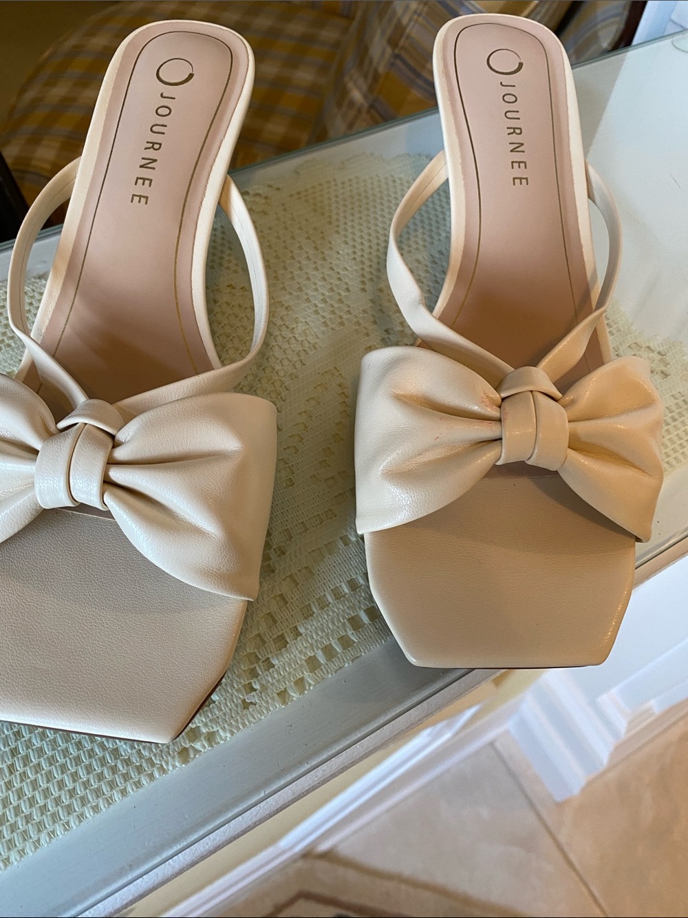 Cream Bow Slide Sandals Never worn